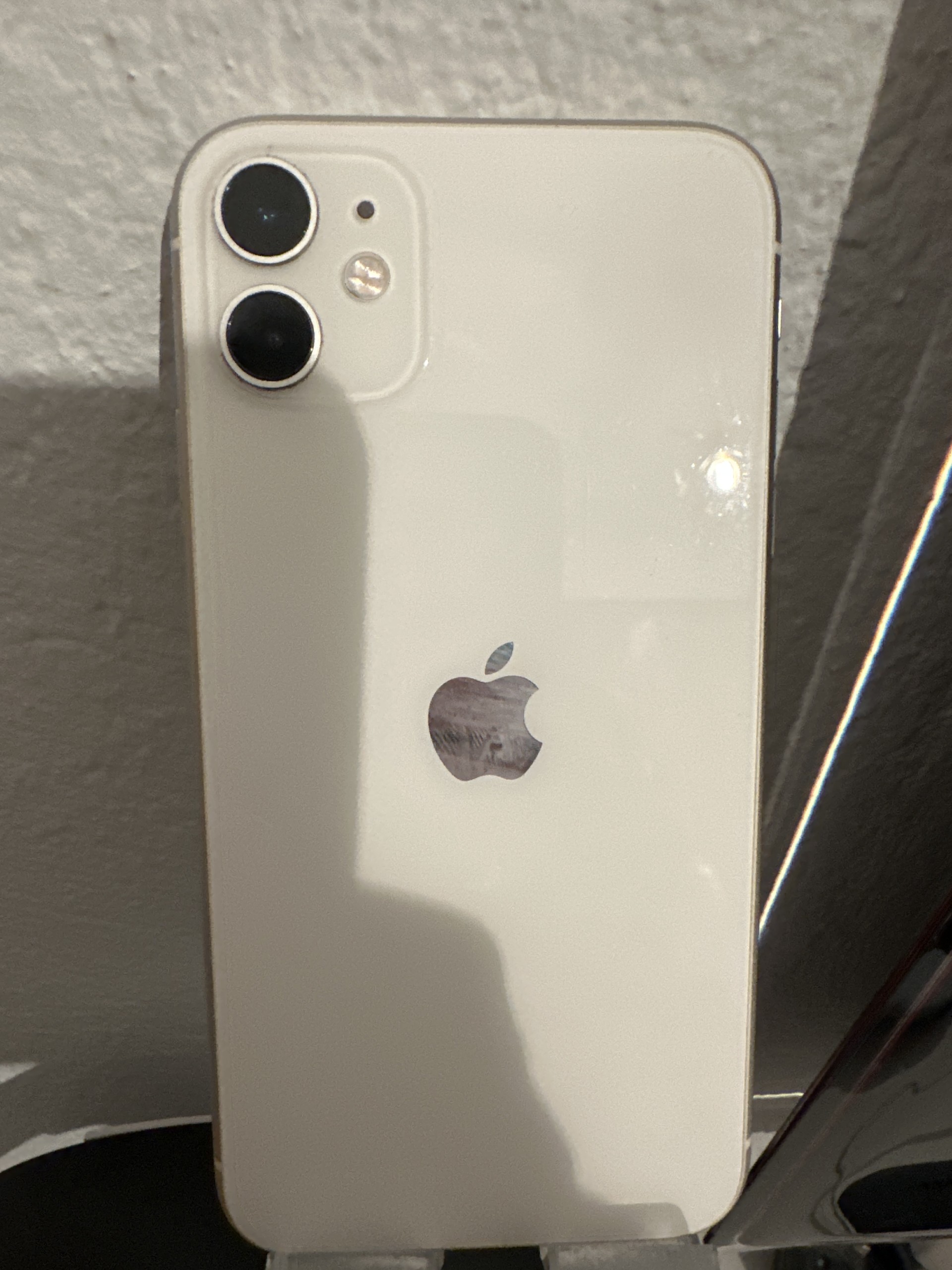 Apple iPhone 11 64GB White