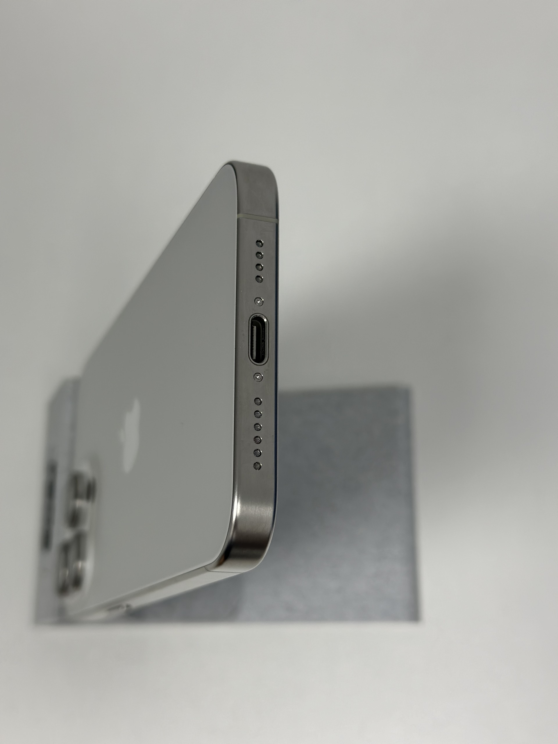 Apple iPhone 15 Pro Max 256GB White Titanium