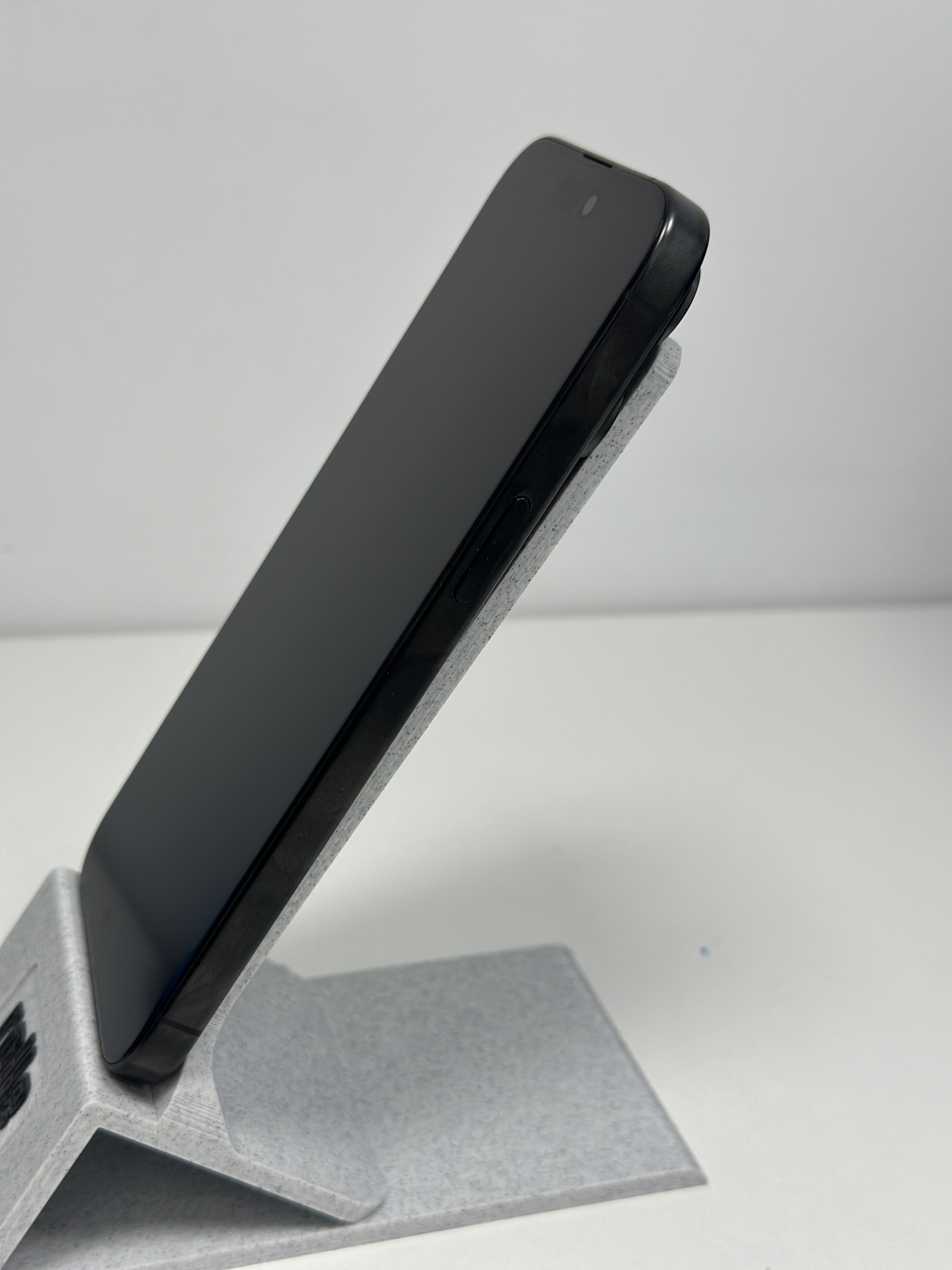 Apple iPhone 15 Pro Max 1TB Black Titanium