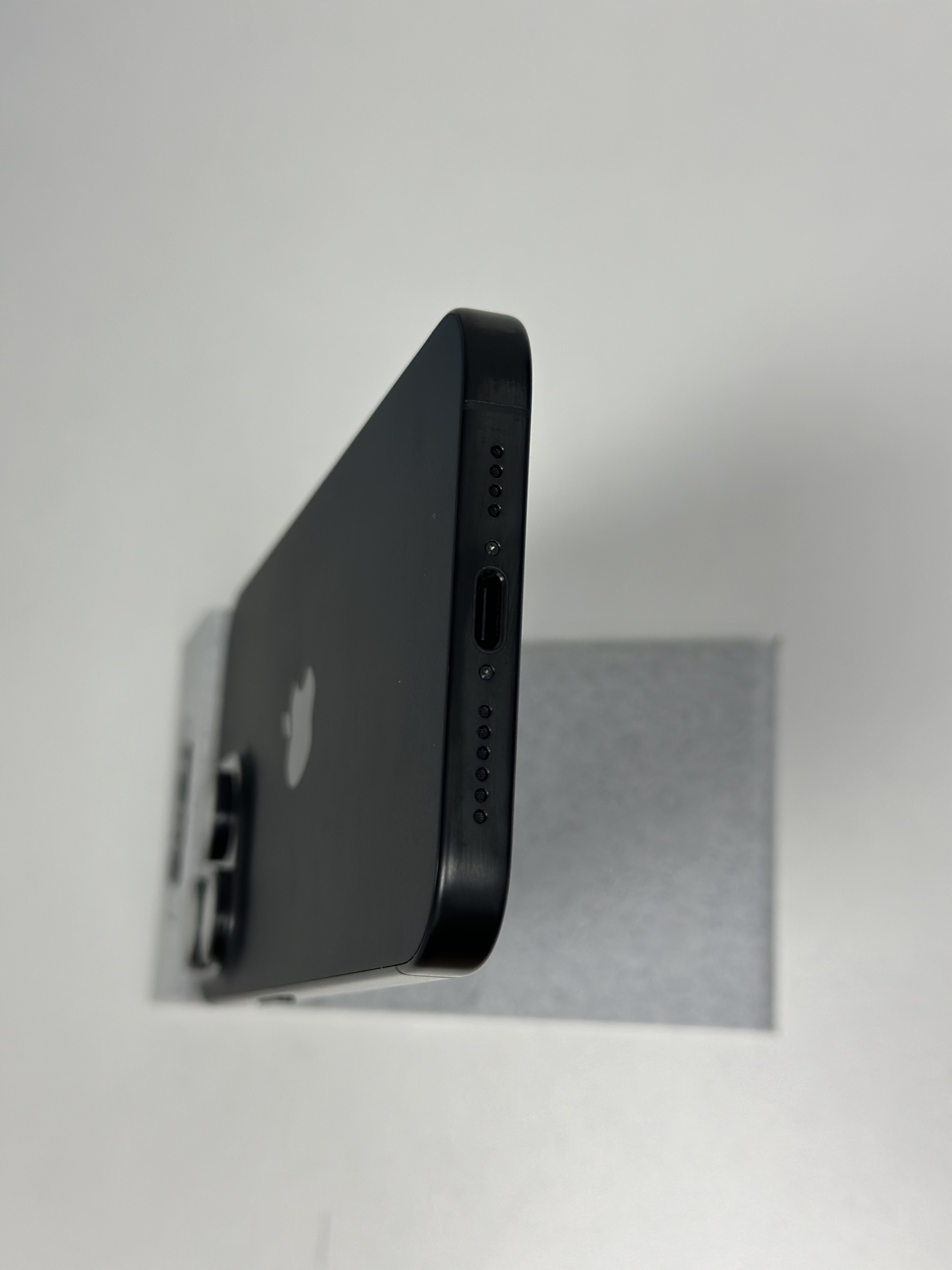 Apple iPhone 15 Pro Max 1TB Black Titanium