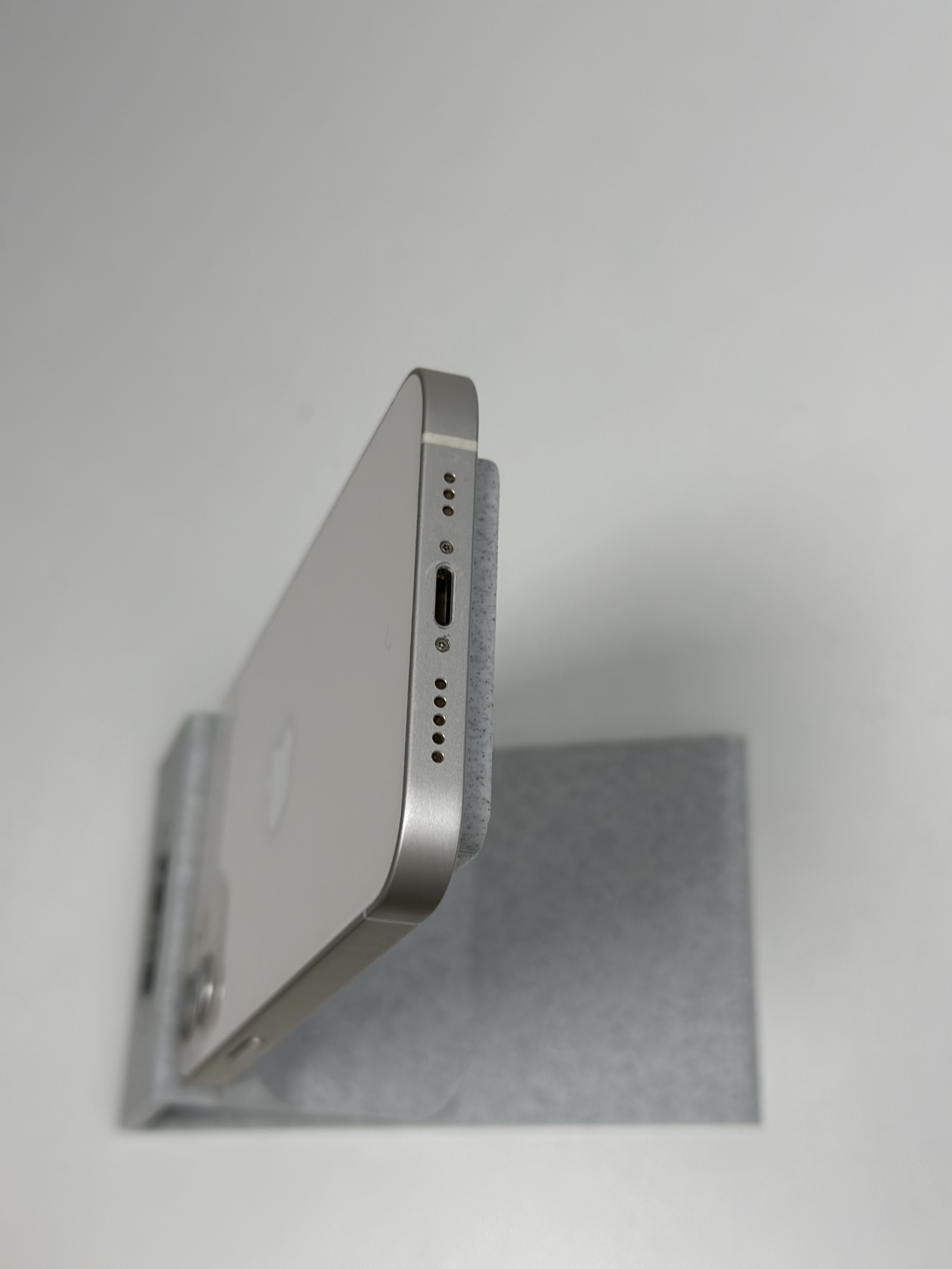 Apple iPhone 12 64GB White