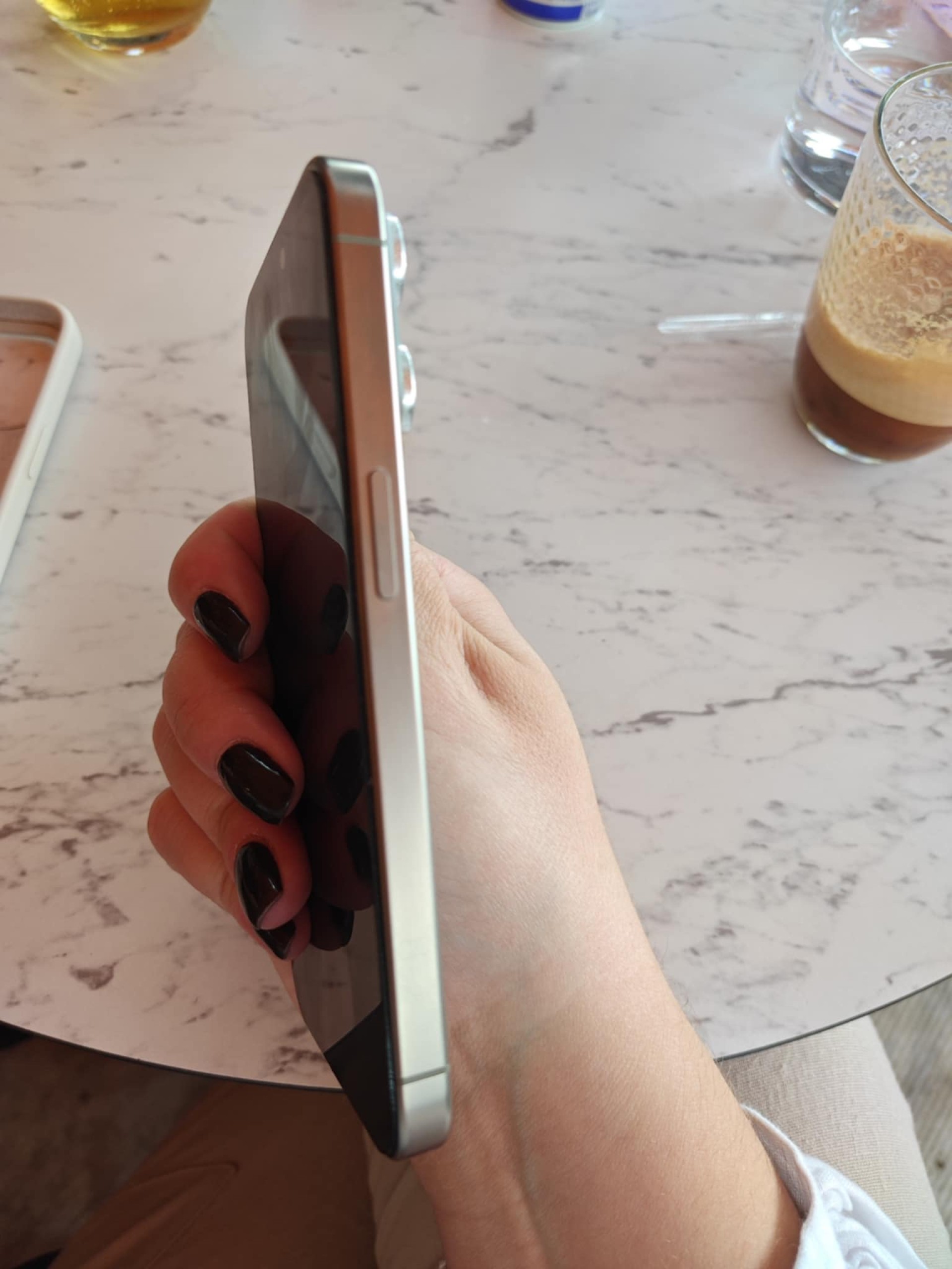Apple iPhone 15 Pro 128GB Natural Titanium