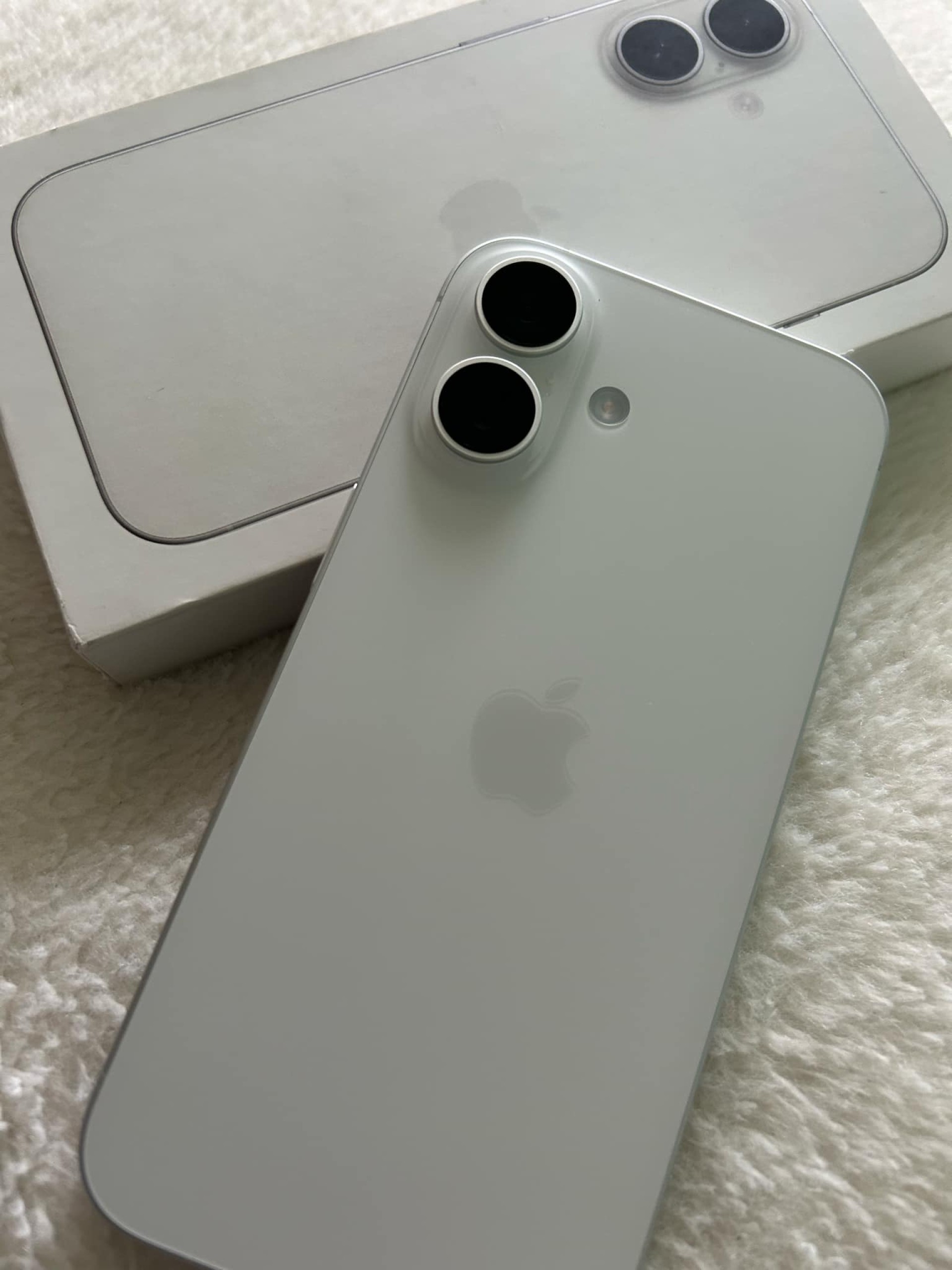Apple iPhone 16 128GB White