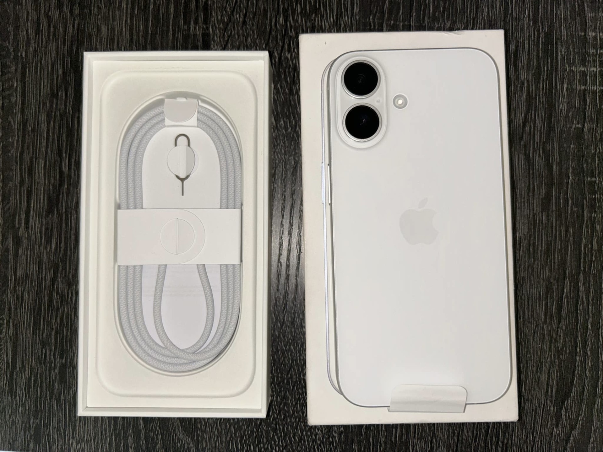 Apple iPhone 16 128GB White